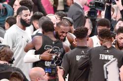 J9九游会官方网站关于塔图姆重返赛场，爆冷首场状态出色，篮网观众沸腾！气势如虹延续的信息